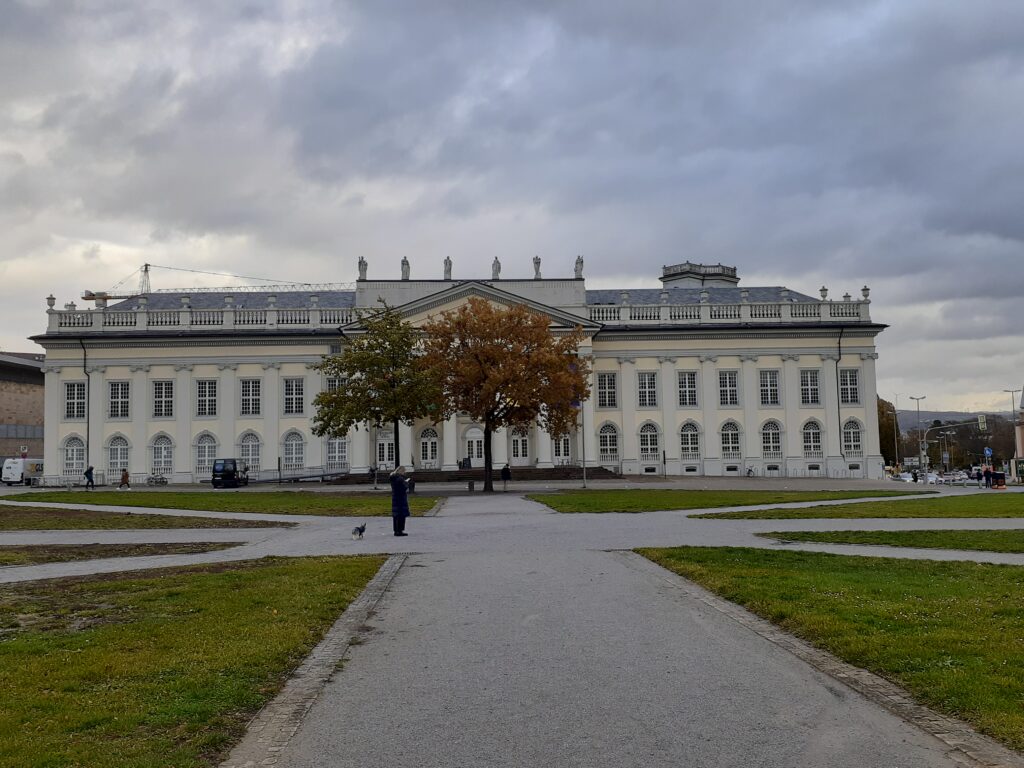 Charles Ray at Fridericianum — contextual exterior view of the museum in Kassel