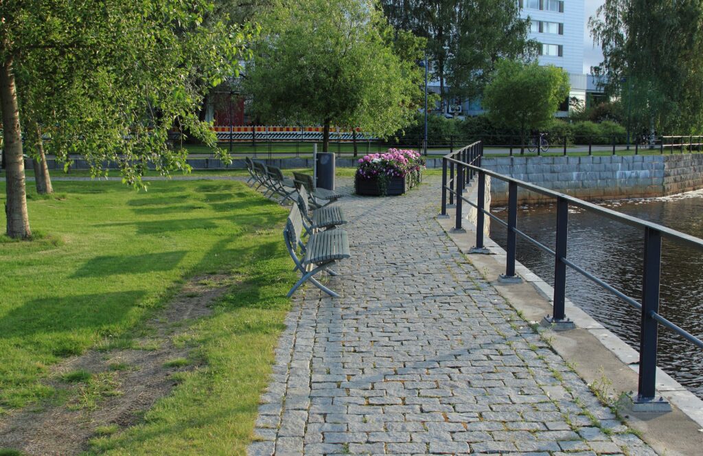 Pokkisenpuisto waterfront in Oulu in 2015, the park where Delta Life was staged in 2026.